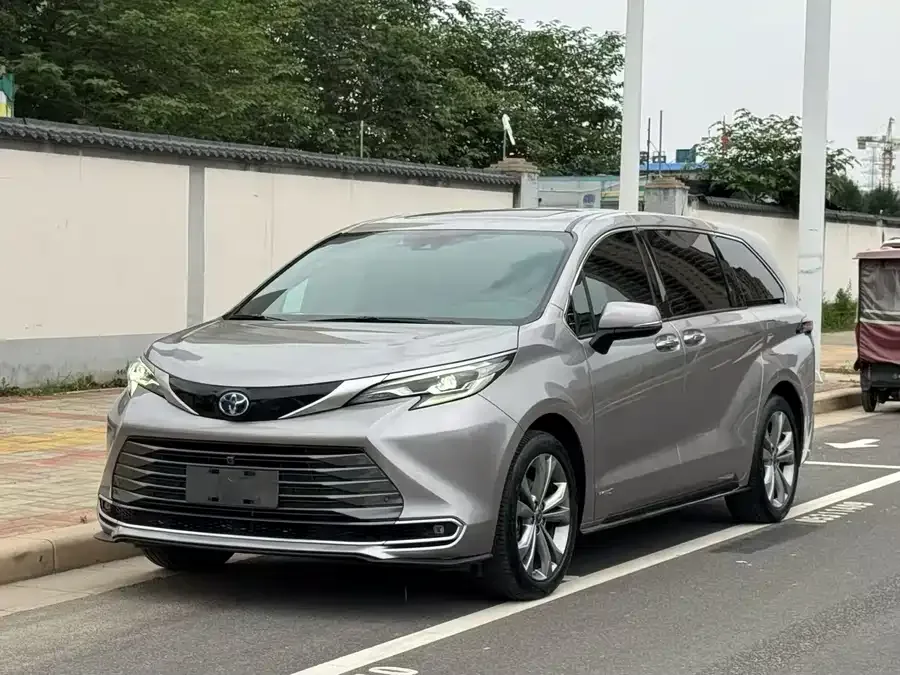 Toyota Sienna 2023