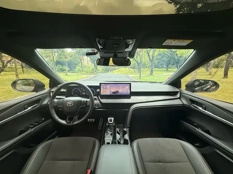 Toyota Camry Camry 2024 Hybrid 2.0HXS Sport PLUS Edition 2024 — миниатюра 2