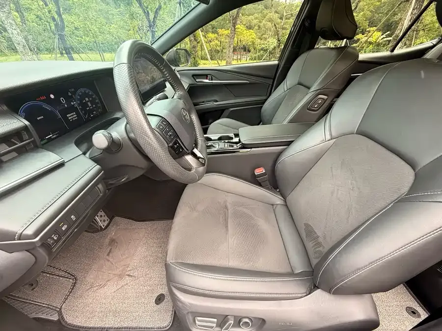 Toyota Camry Camry 2024 Hybrid 2.0HXS Sport PLUS Edition 2024 — миниатюра 4