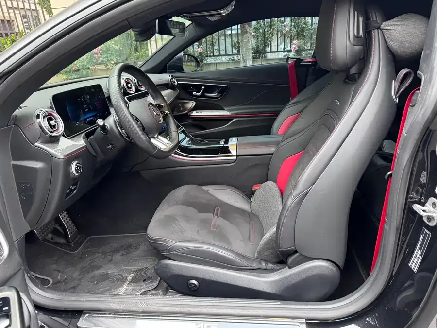 Mercedes-Benz CLE AMG Mercedes-Benz CLE AMG 2025 AMG CLE 53 4MATIC+ Coupe 2025 — миниатюра 3