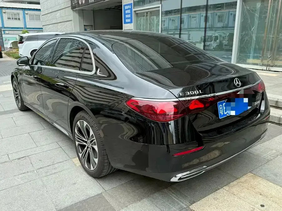 Mercedes-Benz E-Class Mercedes-Benz E-Class 2025 facelift E 300 L Luxury Edition 2025 — миниатюра 3