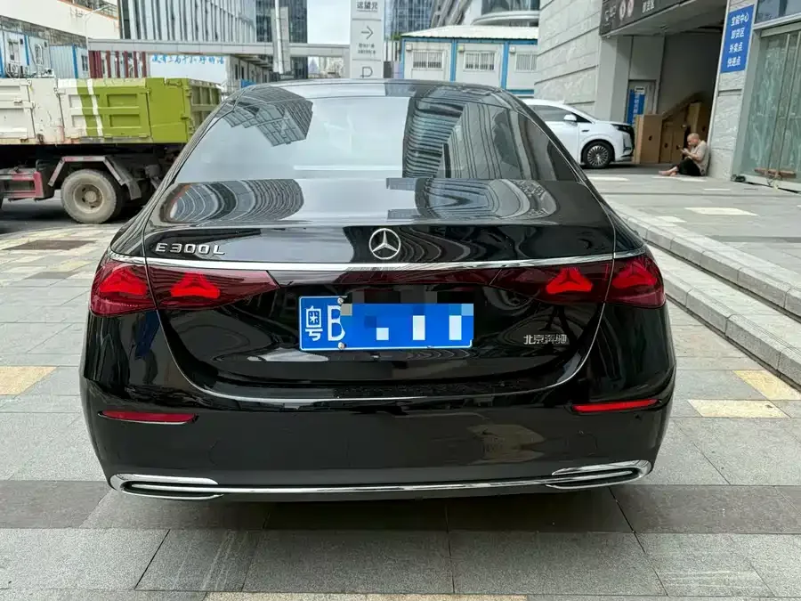 Mercedes-Benz E-Class Mercedes-Benz E-Class 2025 facelift E 300 L Luxury Edition 2025 — миниатюра 5