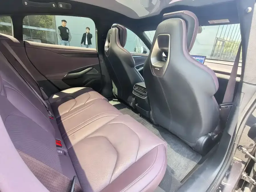 Xiaomi SU7 Xiaomi SU7 2024 four-wheel drive ultra-long battery life high-end intelligent driving Max version 2025 — миниатюра 4