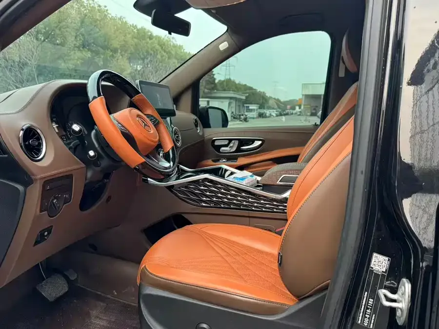 Mercedes-Benz Vito Vito 2023 2.0T Business Edition 7 Seaters 2023 — миниатюра 4