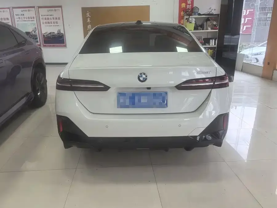 BMW 5 Series BMW 5 Series (Imported) 2026 525i M Sport Package 2025 — миниатюра 3