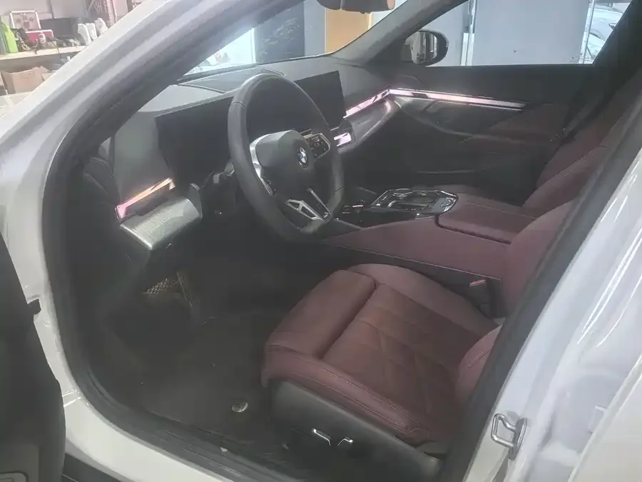 BMW 5 Series BMW 5 Series (Imported) 2026 525i M Sport Package 2025 — миниатюра 4