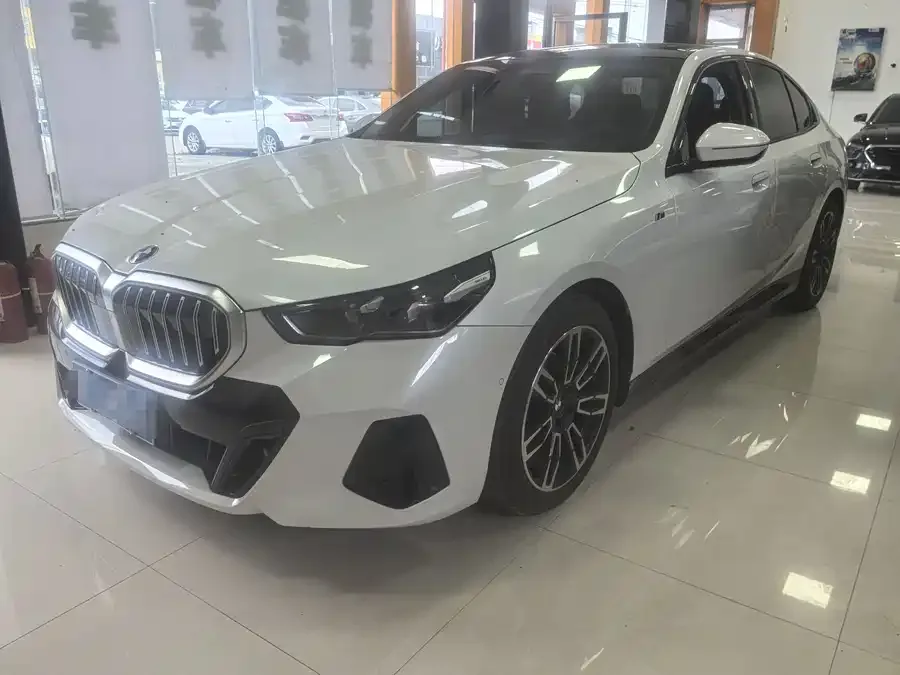 BMW 5 Series 2025