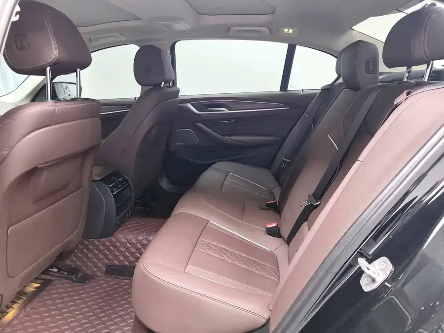 BMW 5 Series BMW 5 Series 2023 530Li Leading M Sport Package 2022 — миниатюра 2
