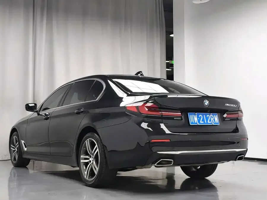 BMW 5 Series BMW 5 Series 2023 530Li Leading M Sport Package 2022 — миниатюра 3