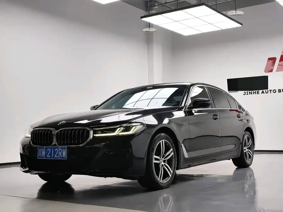 BMW 5 Series BMW 5 Series 2023 530Li Leading M Sport Package 2022 — фото 1, купить с доставкой в Москву