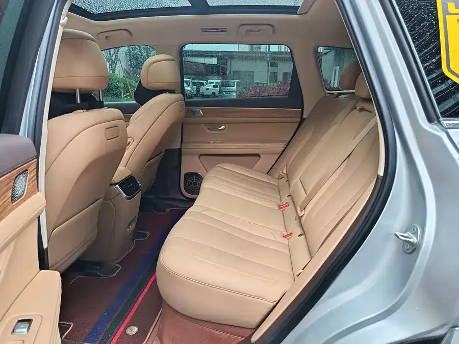 AITO M7 QM7 2024 1.5T RWD Plus Edition 5 Seaters 2023 — миниатюра 5