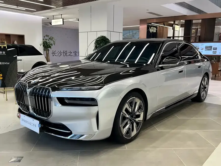 BMW 7 Series 2024