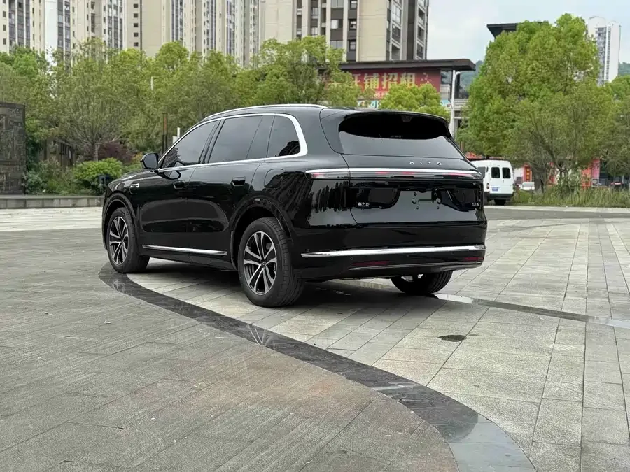 AITO M7 Wenjie M7 2026 Extended Range Max Version 6-Seater (192-line LiDAR) 2026 — миниатюра 4