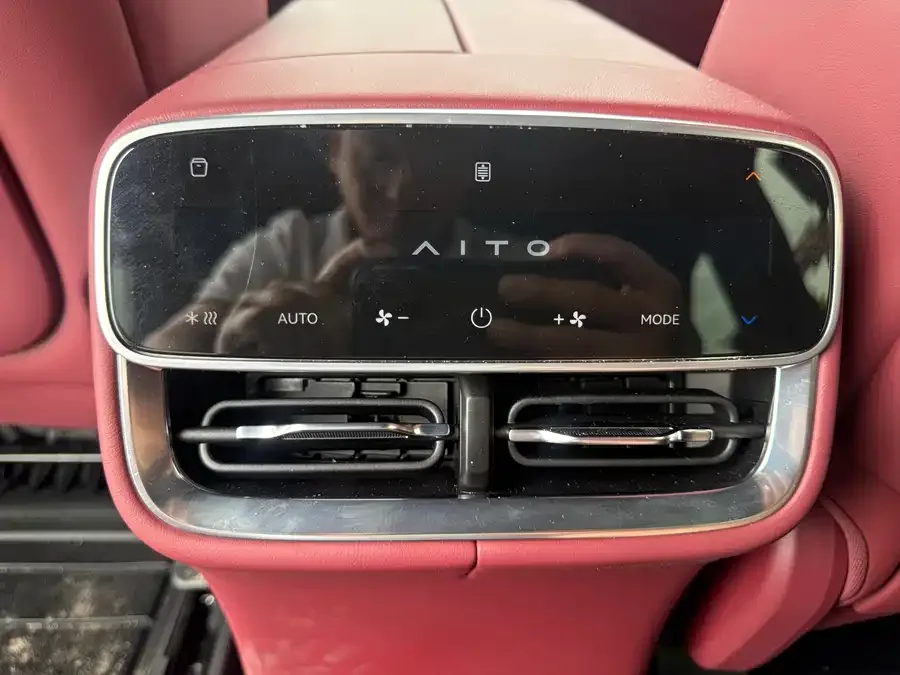 AITO M7 Wenjie M7 2026 Pure Electric Max 4WD 5-Seater (192-line LiDAR) 2026 — миниатюра 2