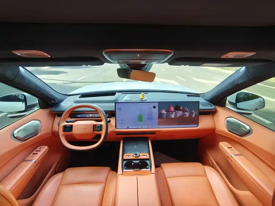 Lynk & Co 900 Lynk & Co 900 2025 2.0T Ultra 6-seater 2025 — миниатюра 2