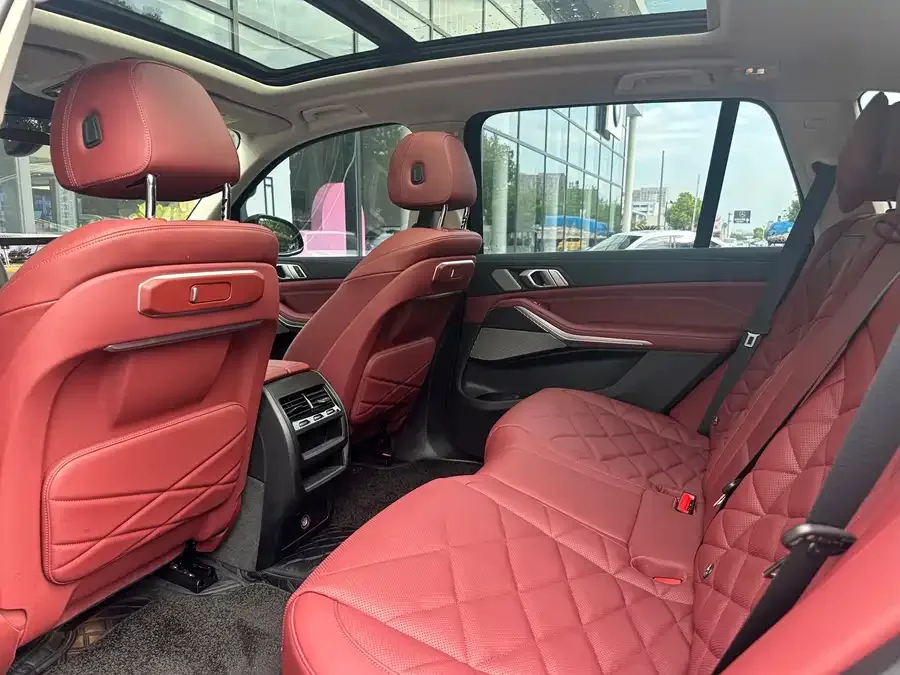 BMW X5 2025 xDrive 30Li Exclusive M Sport Night Edition 2025 — миниатюра 4