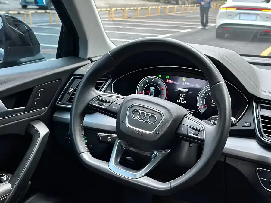Audi Q5L 2024 40 TFSI Luxury Elegant Edition 2023 — миниатюра 4