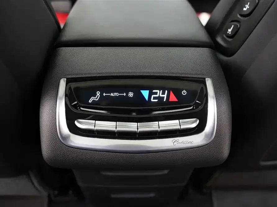 Cadillac XT6 2025 2.0T Six-Seat AWD Luxury Executive Classic Edition 2025 — миниатюра 4