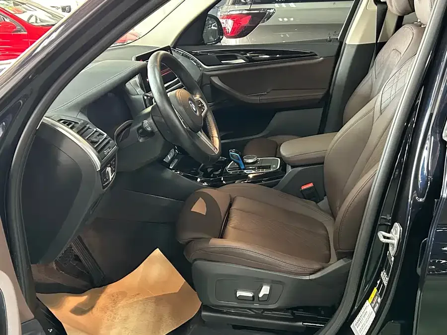 BMW iX3 2022 facelift leading model 2022 — миниатюра 4