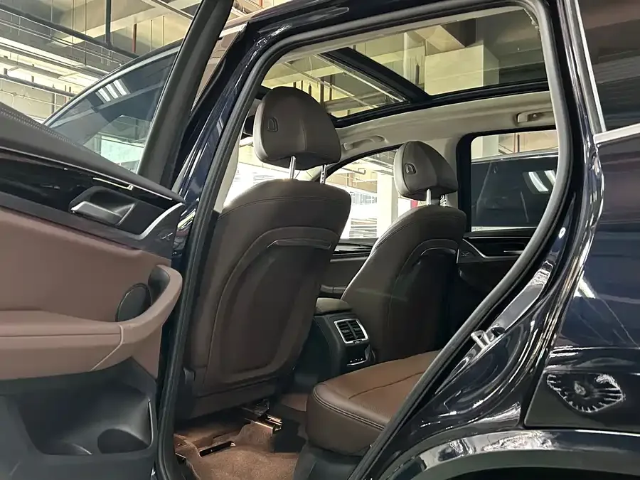 BMW iX3 2022 facelift leading model 2022 — миниатюра 5