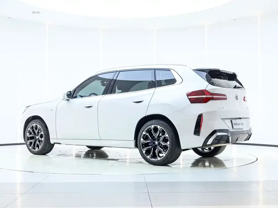 BMW X3 2025 xDrive30L Exclusive M Sport Package 2025 — миниатюра 3