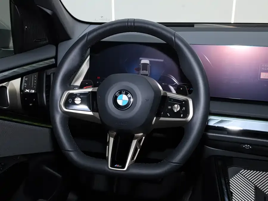 BMW X3 2025 xDrive30L Exclusive M Sport Package 2025 — миниатюра 4