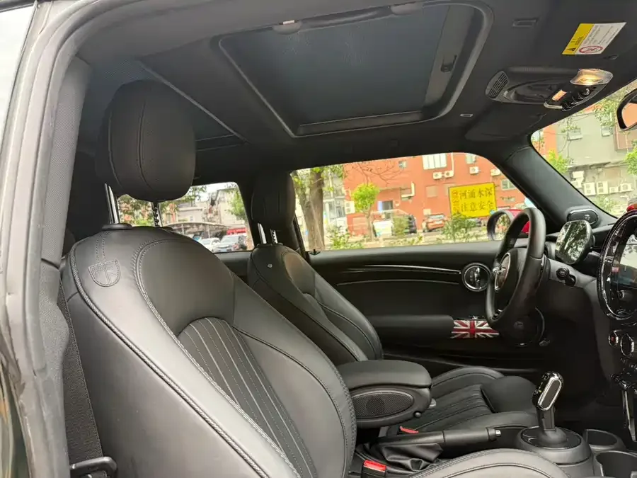 MINI JCW MINI JCW 2023 2.0T JOHN COOPER WORKS ALL-IN 2023 — миниатюра 3