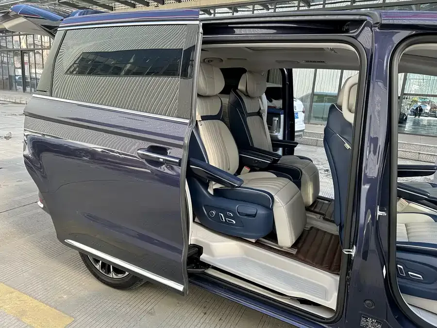 Roewe iMAX8 Roewe iMAX8 2022 400TGI Extreme Edition 2022 — миниатюра 5