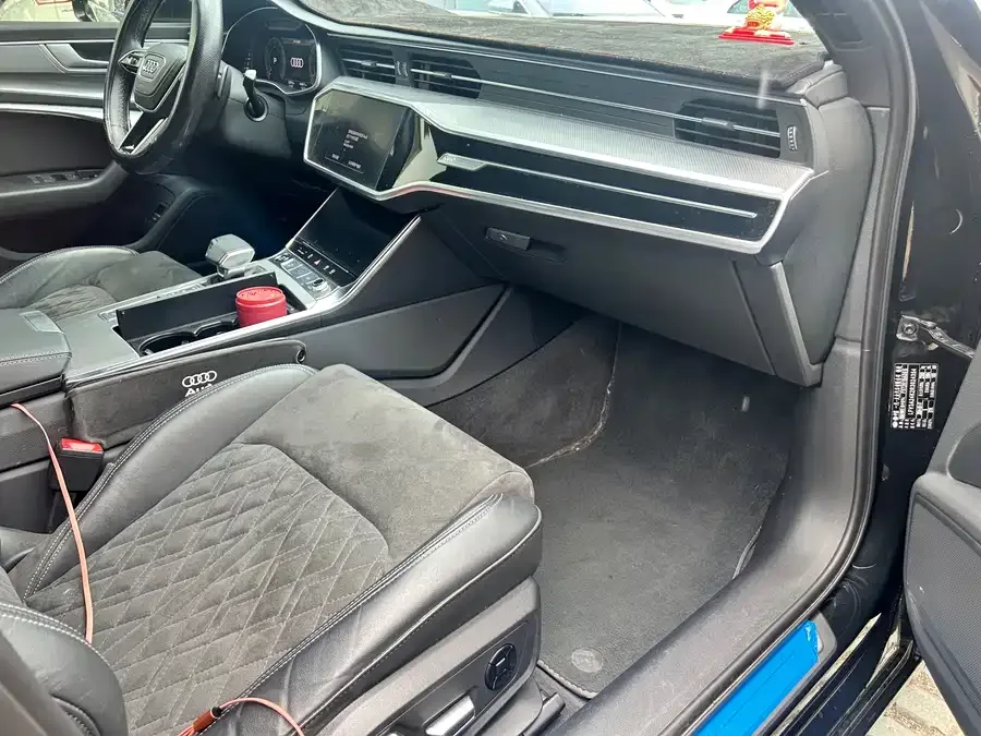 Audi A6L 2024 45 TFSI Premium Edition 2024 — миниатюра 4