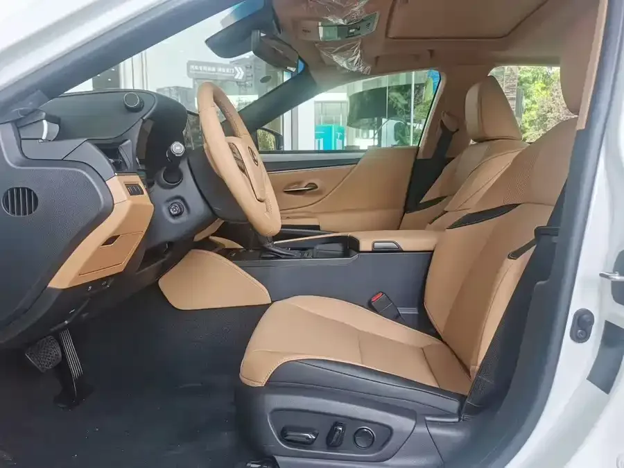 Lexus ES 2025 200 Premium Edition 2026 — миниатюра 2