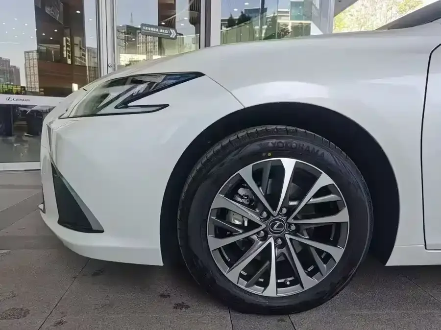 Lexus ES 2025 200 Premium Edition 2026 — миниатюра 4