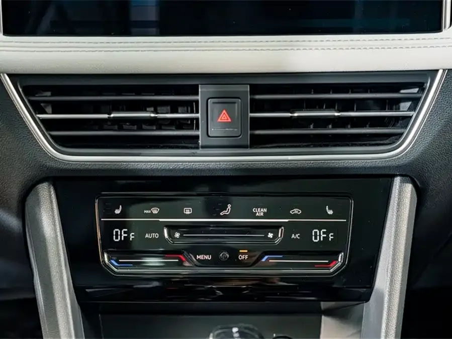 Volkswagen Tiguan L Tiguan L 2024 Outstanding Model 330TSI Automatic Two-Wheel Drive R-Line Dragon Glory Edition 2025 — миниатюра 4