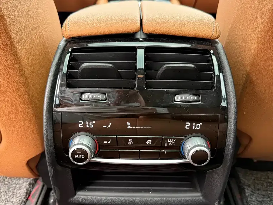 BMW 6 Series GT 2022 630i Luxury Design Package 2024 — миниатюра 4