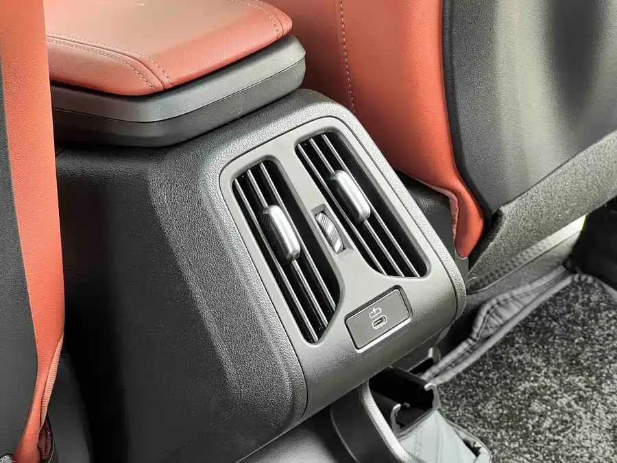 BMW X1 2026 sDrive25Li X Design Package 2026 — миниатюра 5