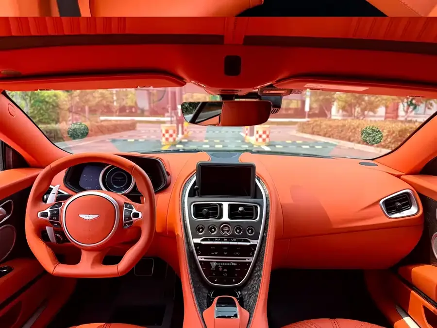 Aston Martin DB11 2022 4.0T V8 Coupe 2023 — миниатюра 2