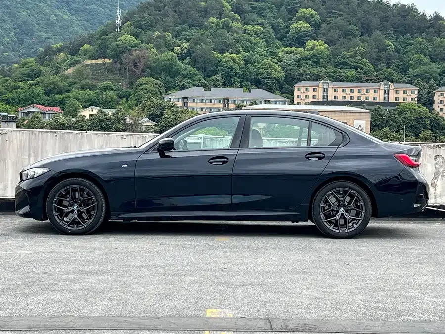 BMW 3 Series BMW 3 Series 2025 330Li M Sport Night Edition 2024 — миниатюра 5