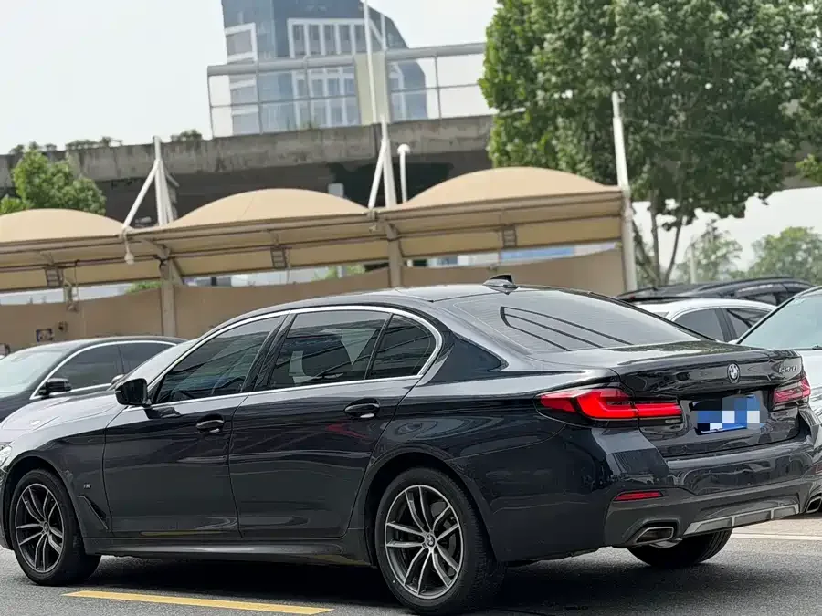 BMW 5 Series BMW 5 Series 2022 facelift 525Li M sports package 2023 — миниатюра 4