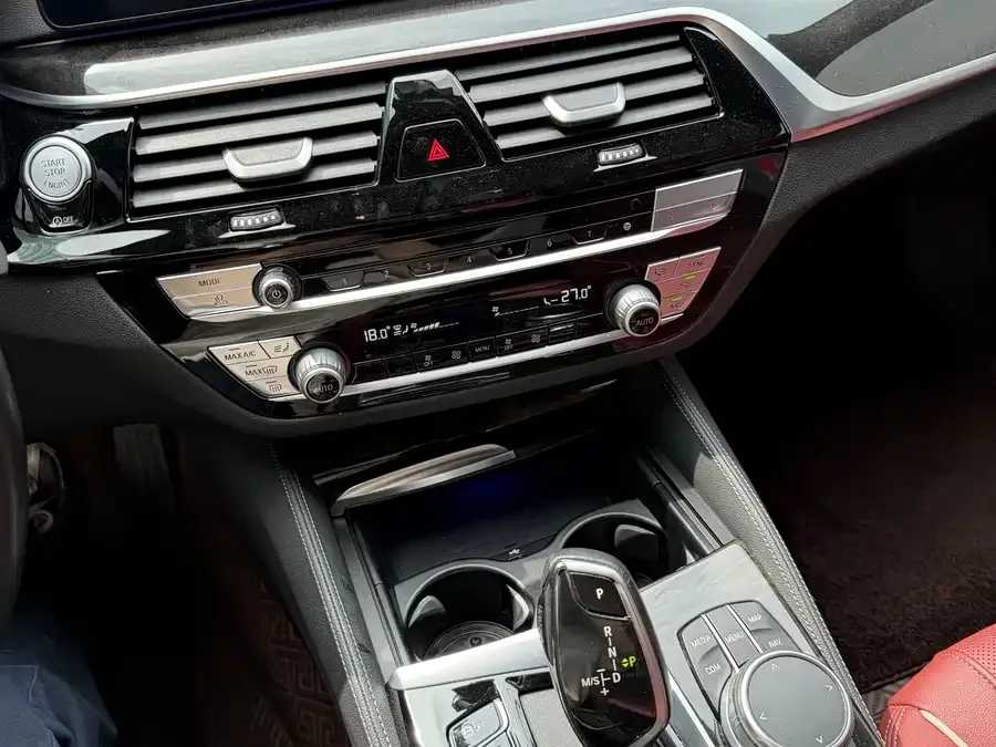 BMW 5 Series BMW 5 Series 2022 facelift 525Li M sports package 2023 — миниатюра 5