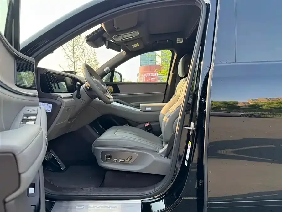 BYD N9 Denza N9 2025 flagship model 2025 — миниатюра 4