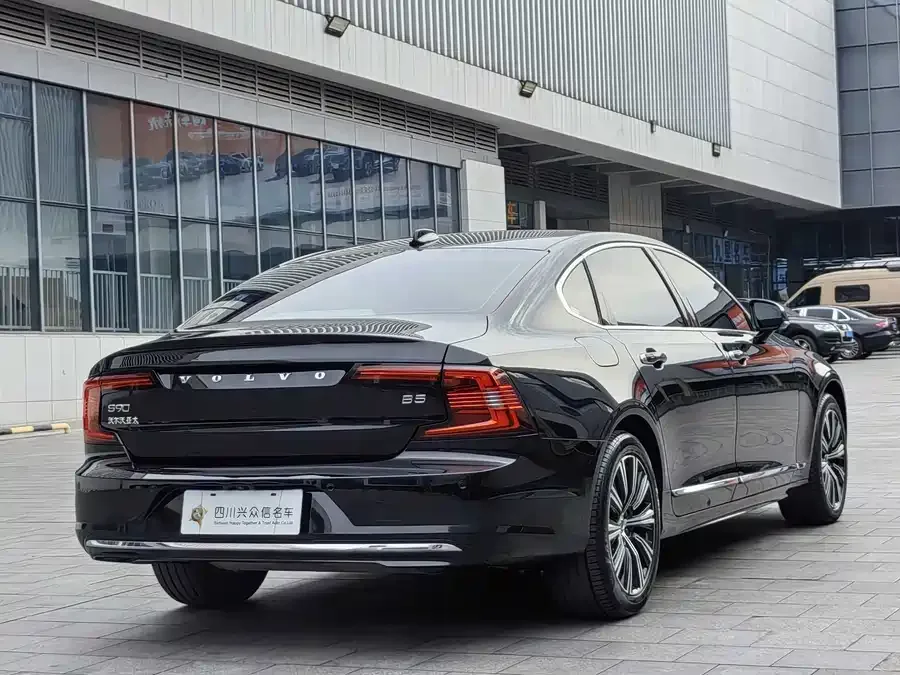 Volvo S90 2022 B5 Zhiyi Luxury Edition 2022 — миниатюра 2