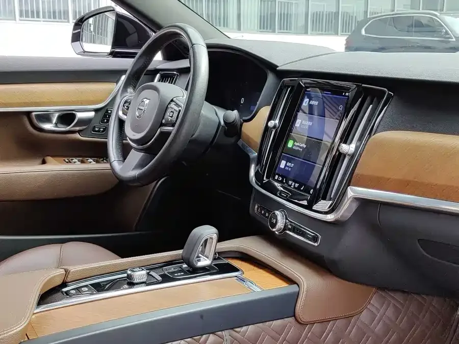 Volvo S90 2022 B5 Zhiyi Luxury Edition 2022 — миниатюра 5