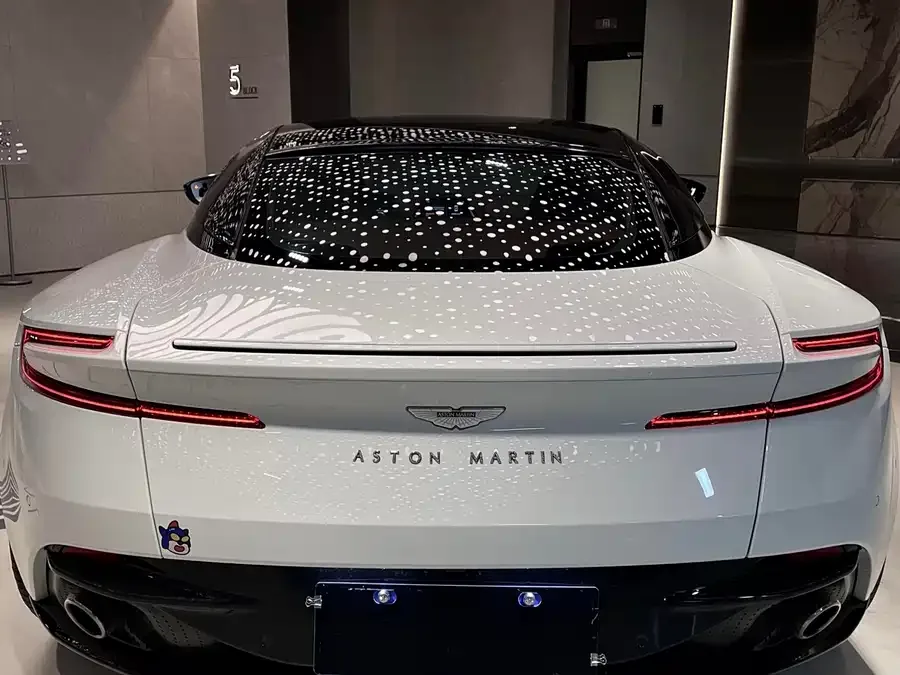 Aston Martin DB11 2022 4.0T V8 Coupe 2023 — миниатюра 2