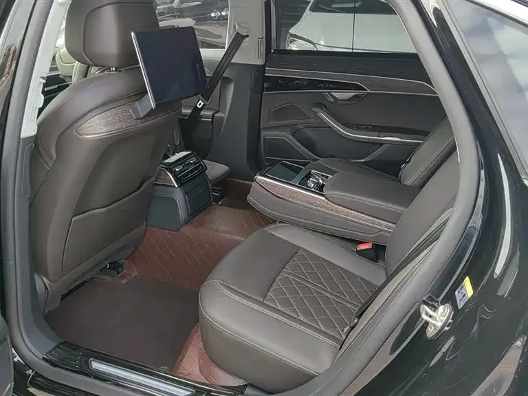 Audi A8 2024 A8L 55 TFSI quattro Flagship 2024 — миниатюра 4