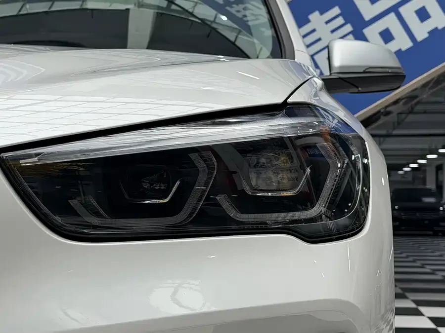 BMW X1 2022 sDrive20Li Fashion Edition 2023 — миниатюра 5