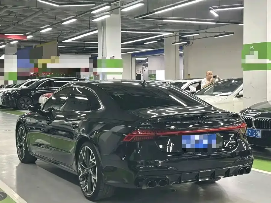 Audi A7L 2022 45 TFSI quattro S-line Black Warrior Edition 2022 — миниатюра 5