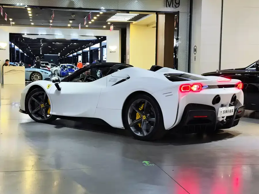 Ferrari SF90 Spider SF90 2021 3.9T V8 Spider 2024 — миниатюра 2