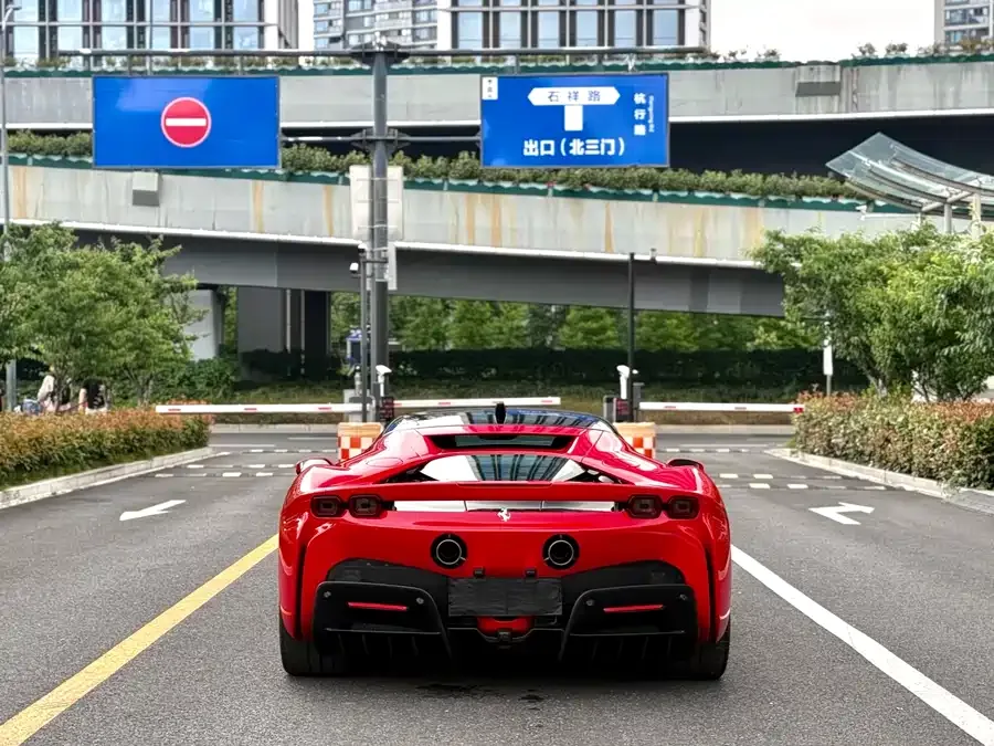 Ferrari SF90 Spider SF90 2020 3.9T V8 Stradale 2023 — миниатюра 5
