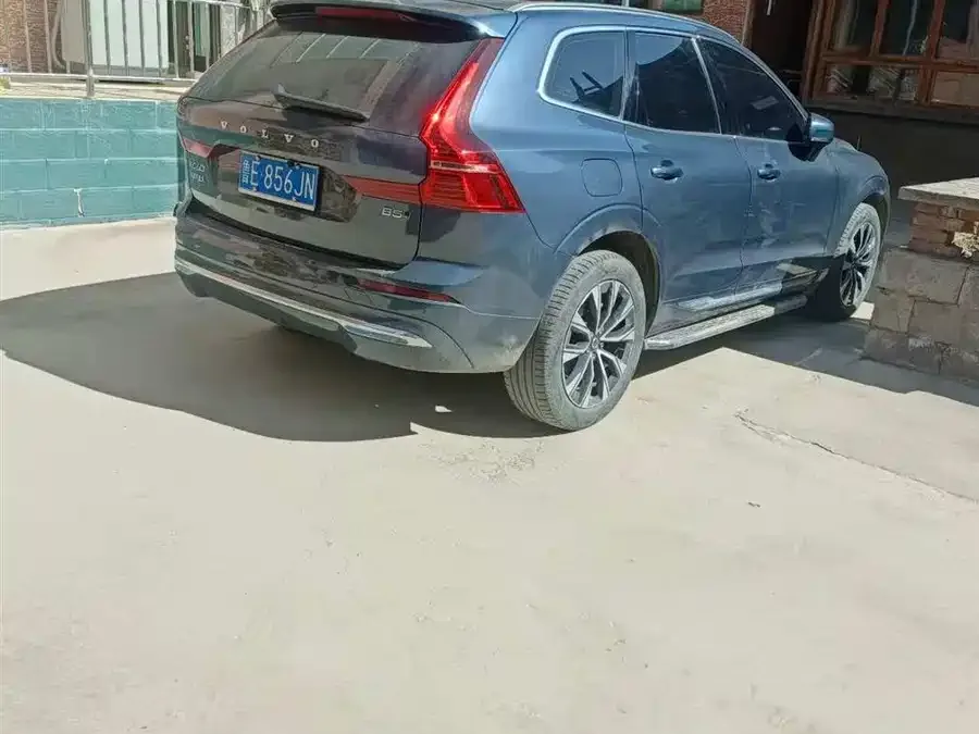Volvo XC60 2024 B5 4WD Zhiyuan Luxury Edition 2023 — миниатюра 4