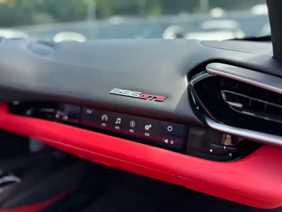 Ferrari 296 Ferrari 296 2022 3.0T V6 GTS 2024 — миниатюра 4
