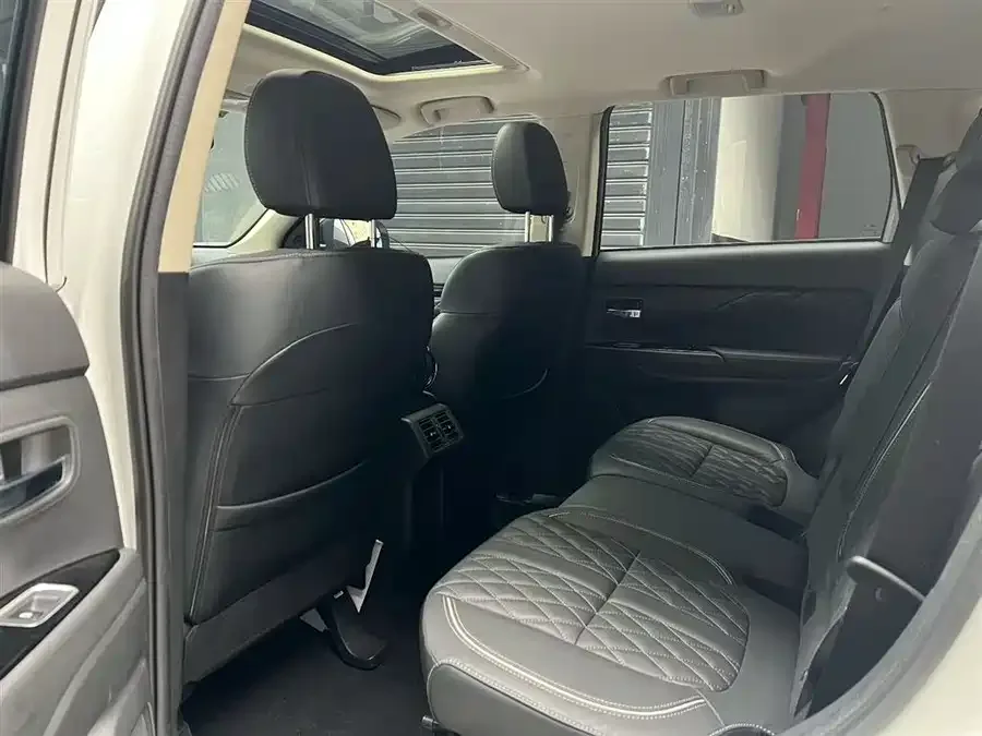 Mitsubishi Outlander Outlander 2021 2.4L 4WD Enjoy Edition 7 Seaters 2022 — миниатюра 3